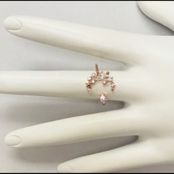Crystal Star & Moon Ring, boutique - Picture 3 of 8